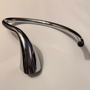 Sleek Silver Modern Towel Holder !